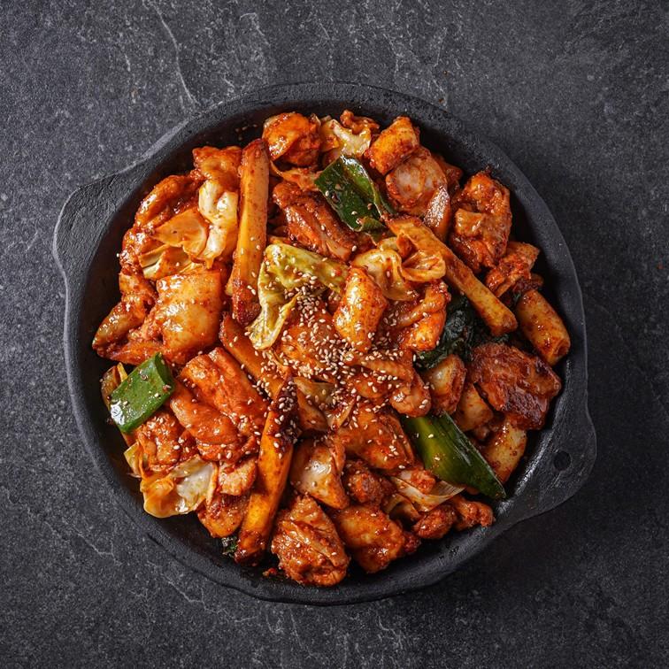 춘천 통나무집닭갈비 2인분 (고기800g, 야채, 떡 포함 밀키트)